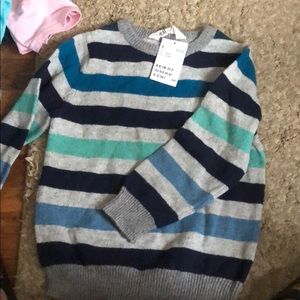 Brand new H&M sweater size 4-6Y